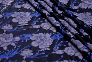 Ткань жаккард тафта «китайская роза» цвет темно-синий сиреневые цветы
